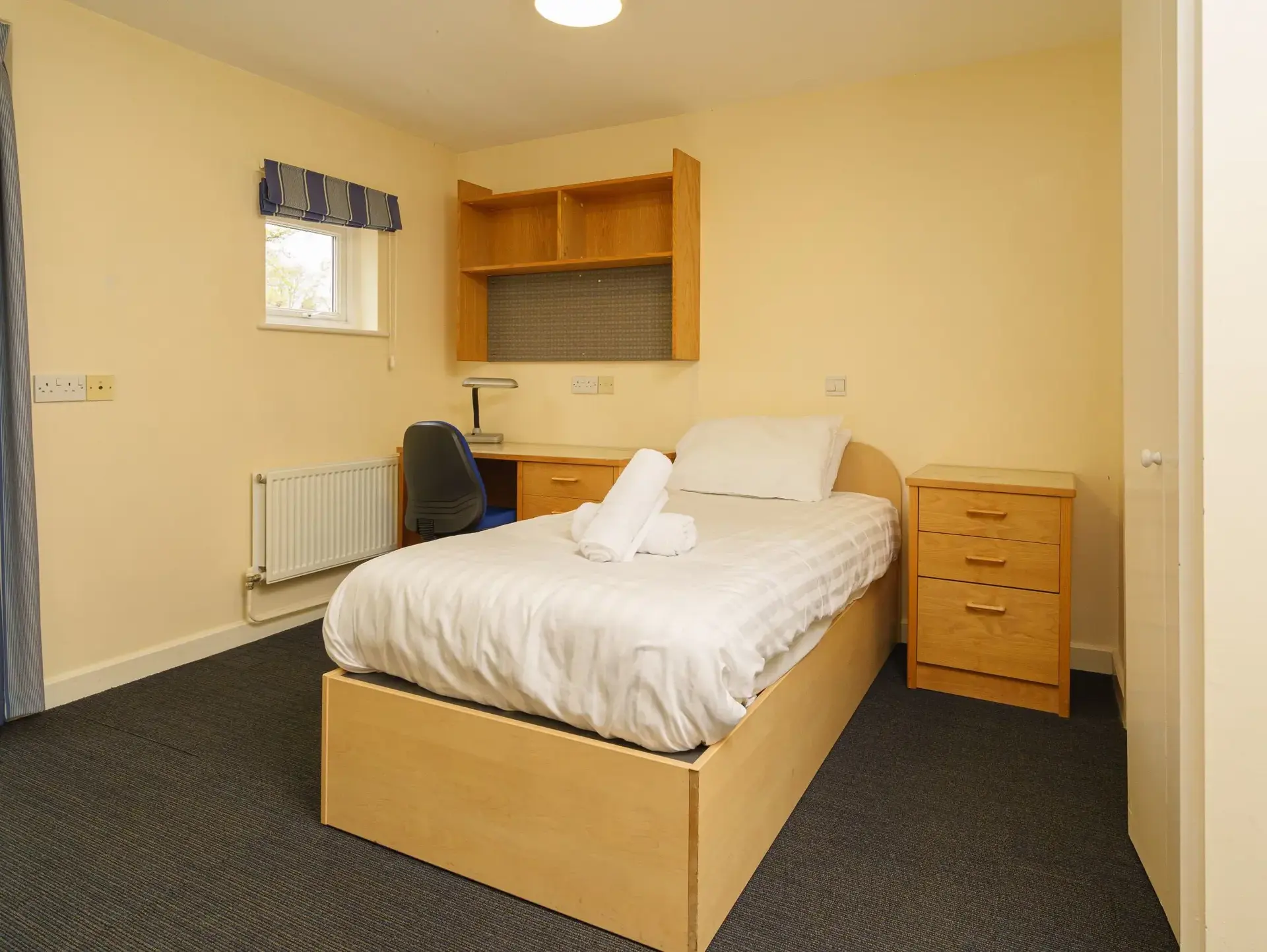 Single bedroom in Logan House