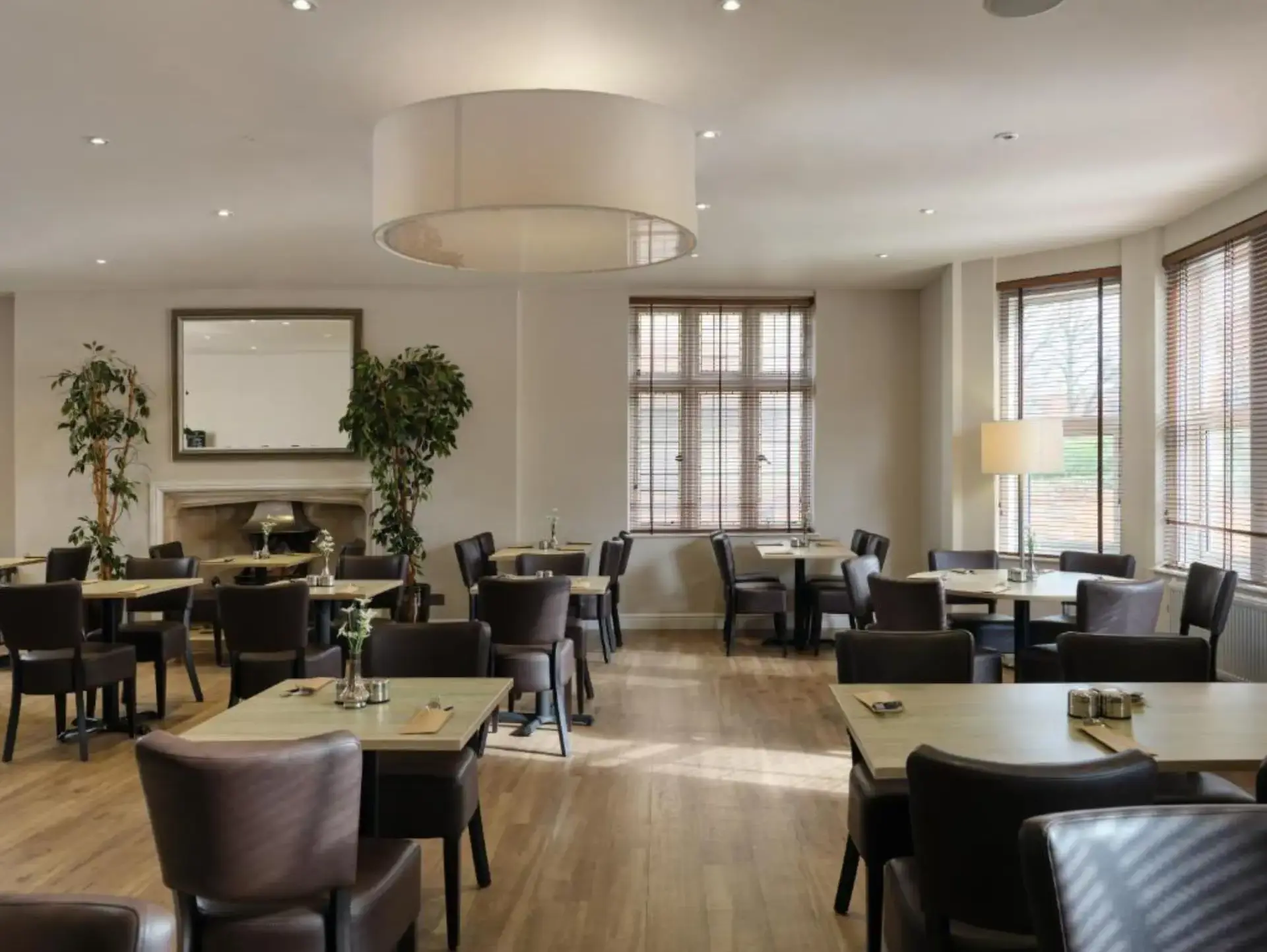 Dining room in Linton Lodge