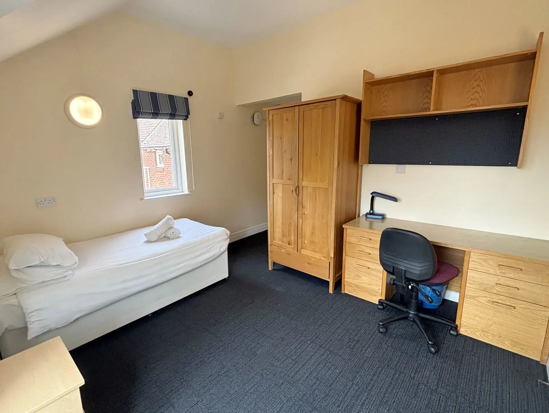 Single bedroom in Logan House