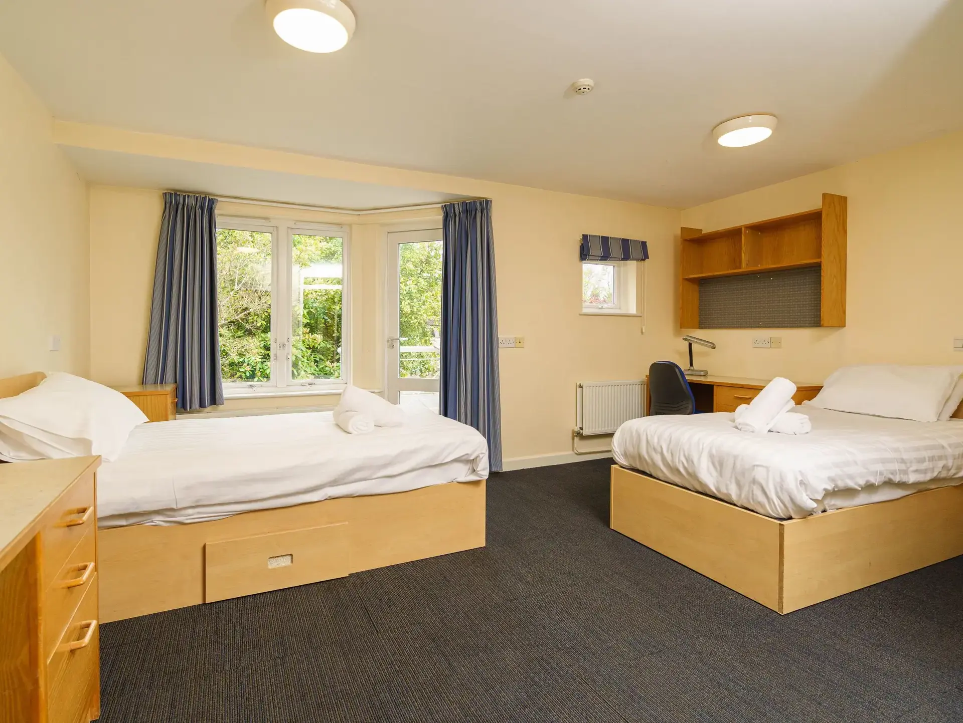 Twin bedroom at Logan House