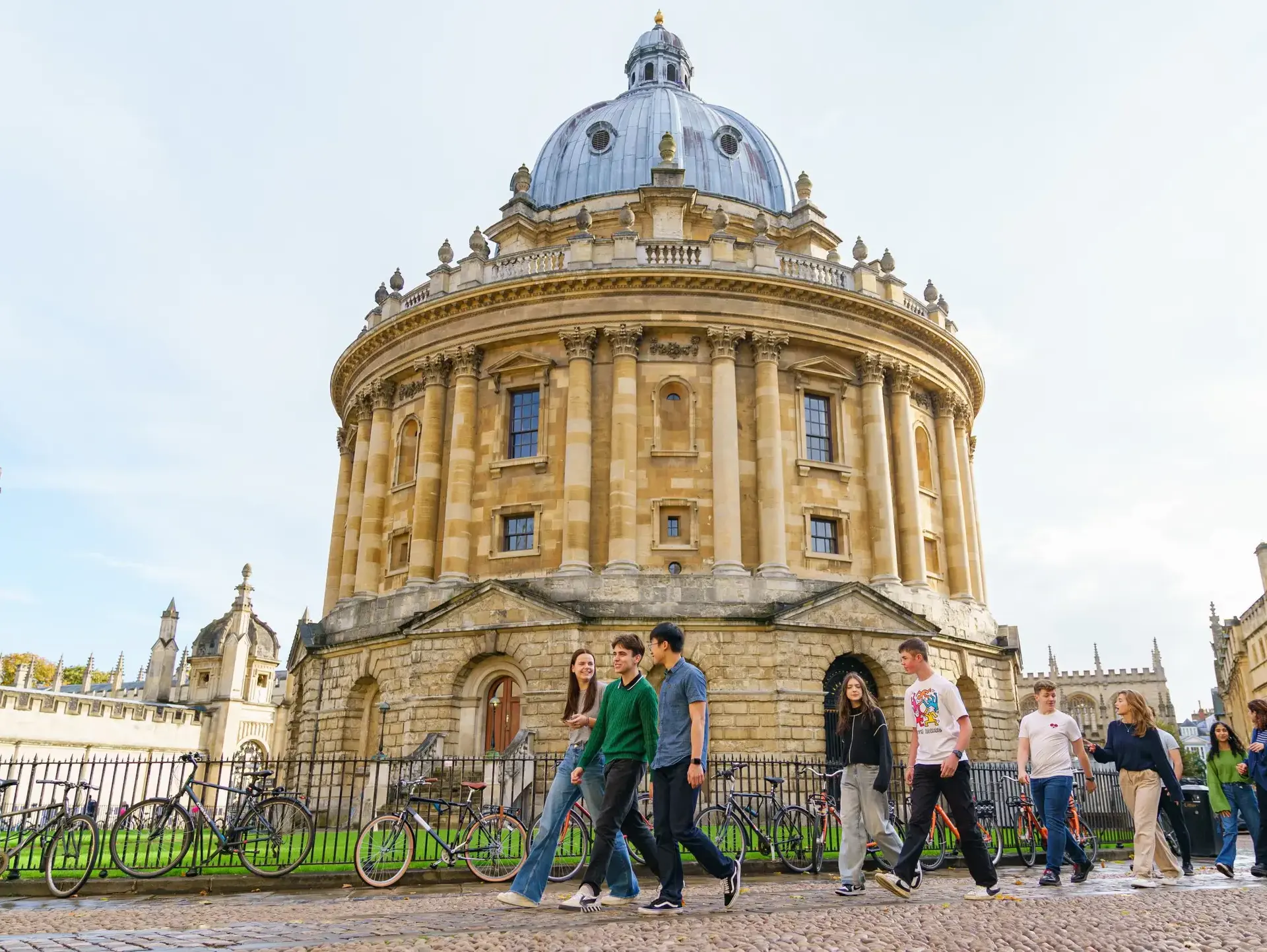 Group of students walking around Oxford city