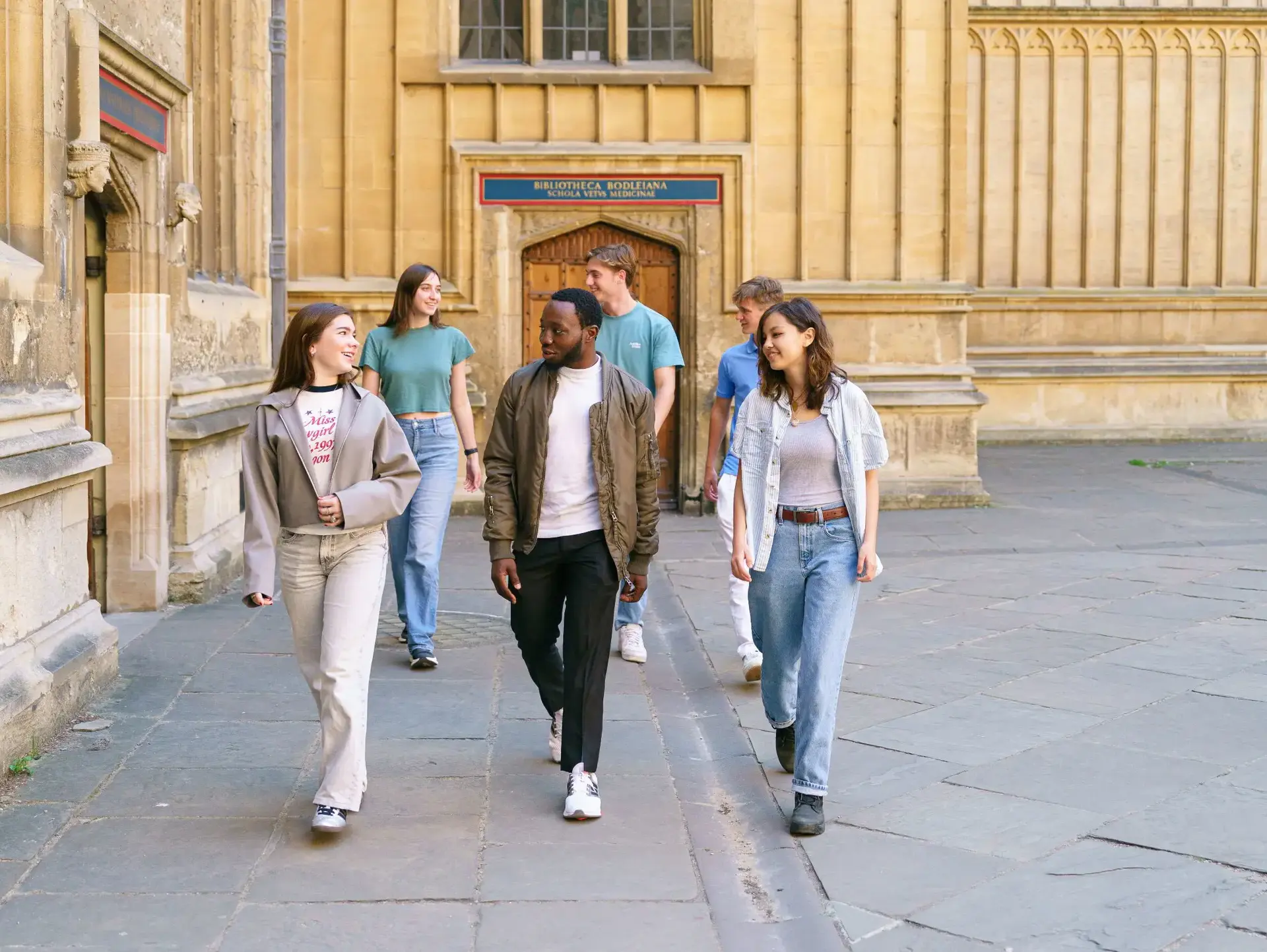 Students walking through Oxford together